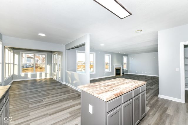 11050 Long Lake Lane, Fishers, IN 46037