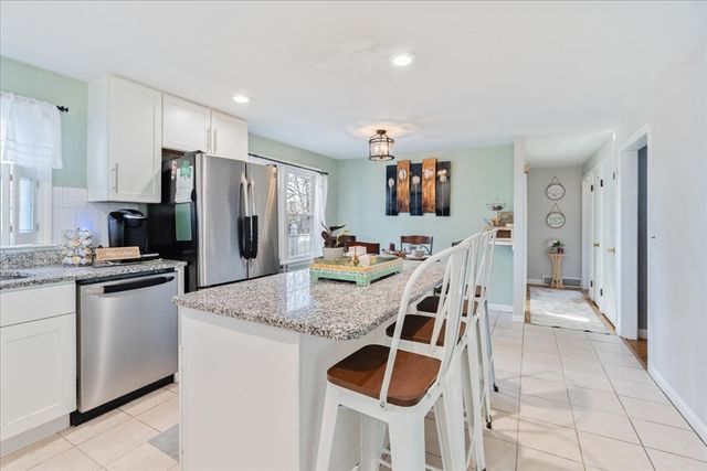 20 Washburn St, Attleboro, MA 02703
