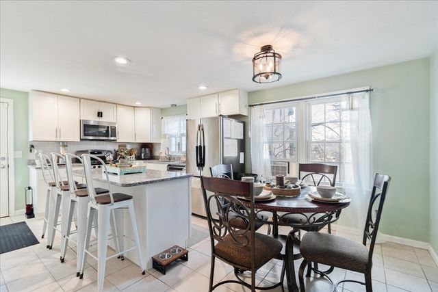 20 Washburn St, Attleboro, MA 02703