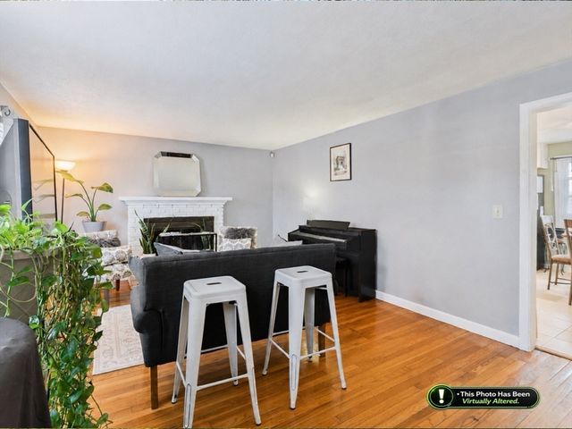 20 Washburn St, Attleboro, MA 02703