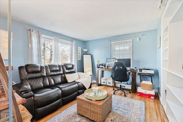 20 Washburn St, Attleboro, MA 02703