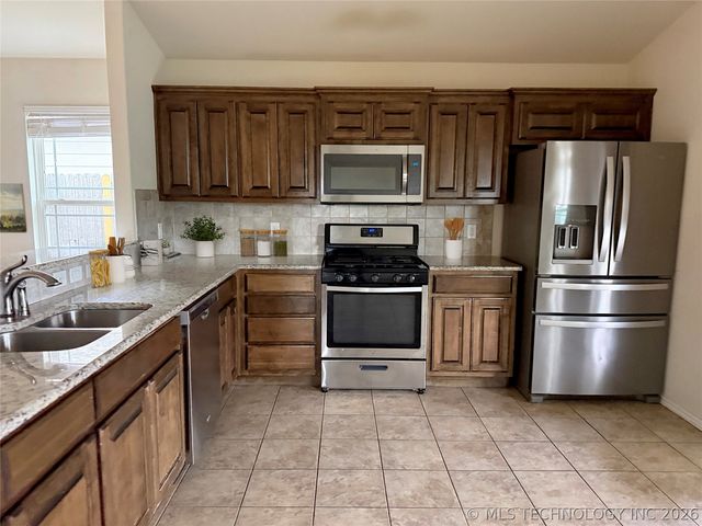 4013 W 105th Street S, Jenks, OK 74037