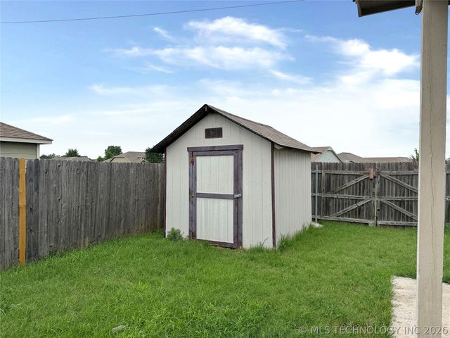 4013 W 105th Street S, Jenks, OK 74037