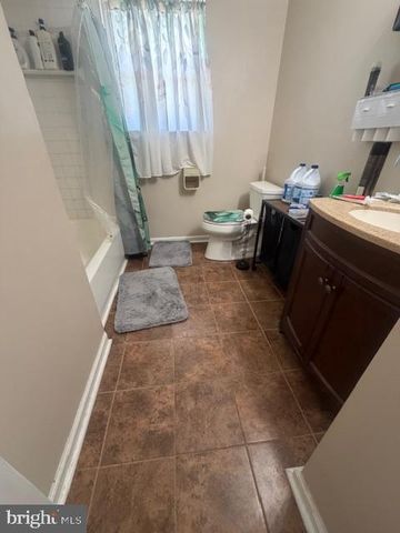 110 JENNIFER WAY, Upper Chichester, PA 19061