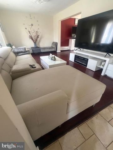 110 JENNIFER WAY, Upper Chichester, PA 19061