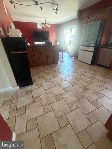 110 JENNIFER WAY, Upper Chichester, PA 19061