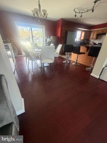 110 JENNIFER WAY, Upper Chichester, PA 19061