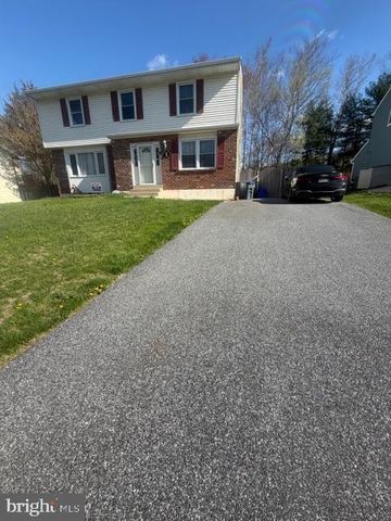 110 JENNIFER WAY, Upper Chichester, PA 19061