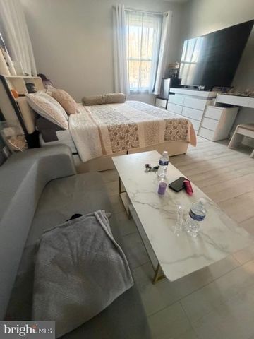 110 JENNIFER WAY, Upper Chichester, PA 19061