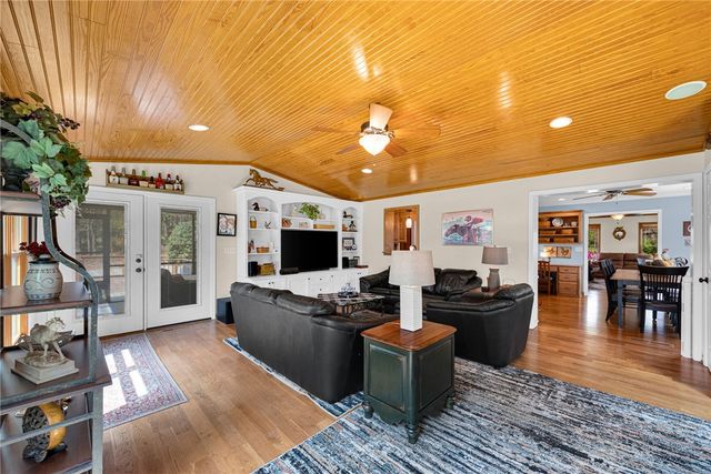 1010 Ridgeview Drive, Pendleton, SC 29670