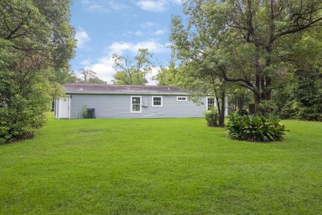 512 N Inwood Drive, Bridge City, TX 77611