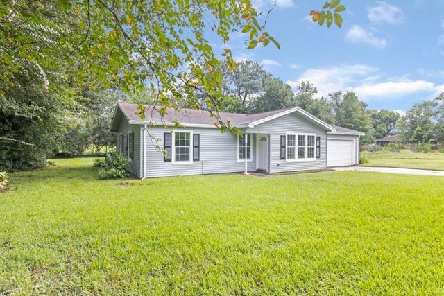 512 N Inwood Drive, Bridge City, TX 77611