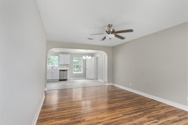 512 N Inwood Drive, Bridge City, TX 77611