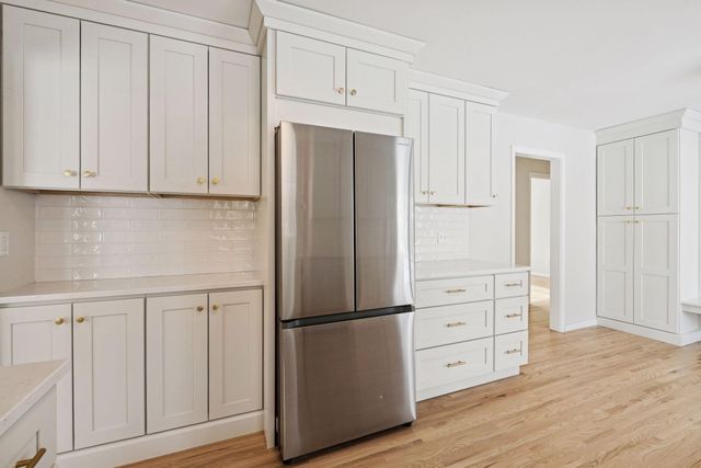 6704 Sioux Trail, Edina, MN 55439