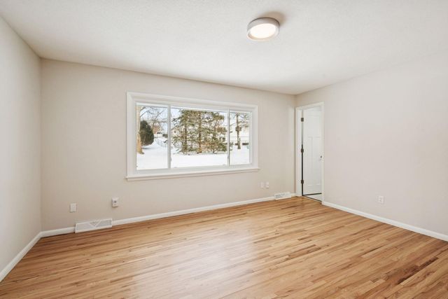 6704 Sioux Trail, Edina, MN 55439