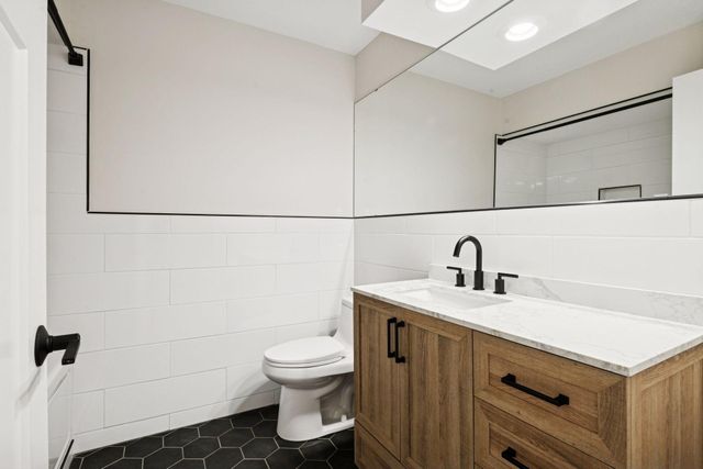 6704 Sioux Trail, Edina, MN 55439