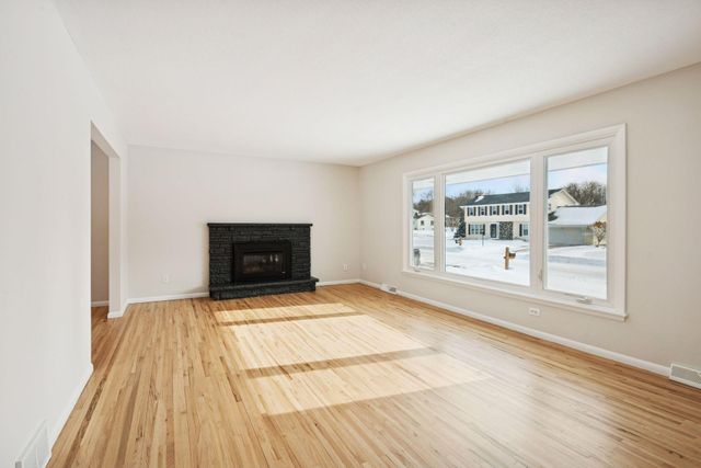 6704 Sioux Trail, Edina, MN 55439