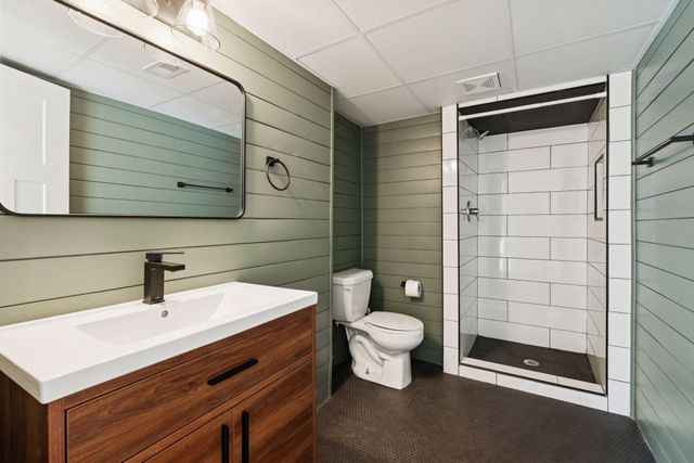 6704 Sioux Trail, Edina, MN 55439