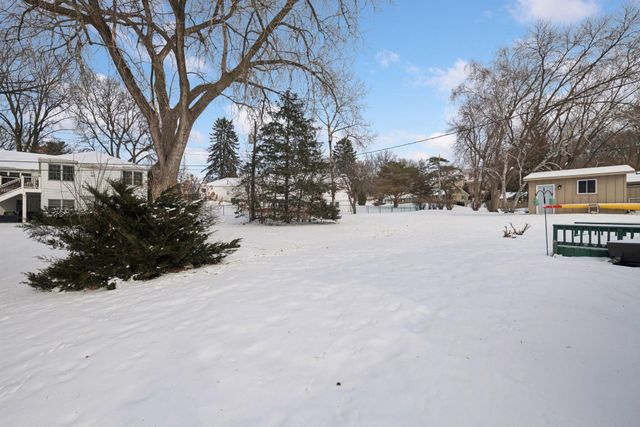 6704 Sioux Trail, Edina, MN 55439