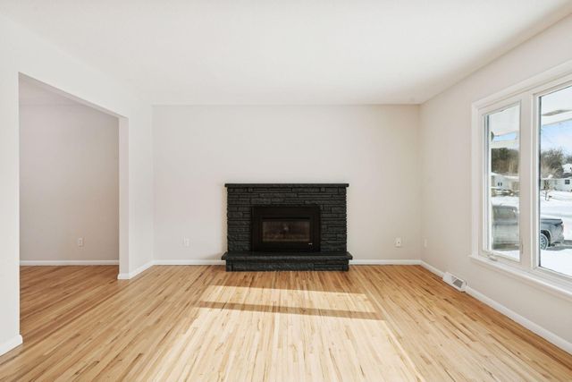 6704 Sioux Trail, Edina, MN 55439