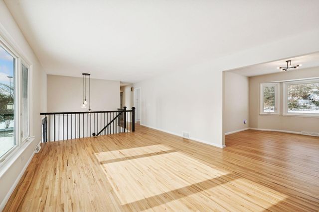 6704 Sioux Trail, Edina, MN 55439