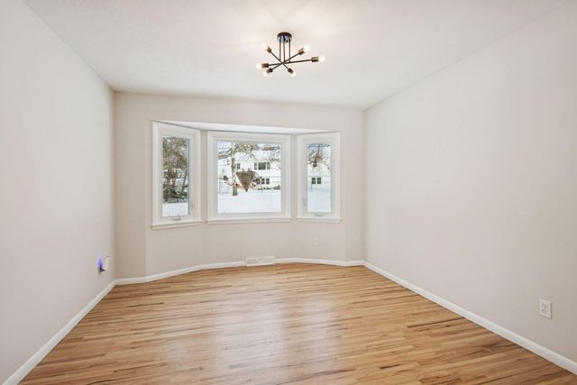 6704 Sioux Trail, Edina, MN 55439