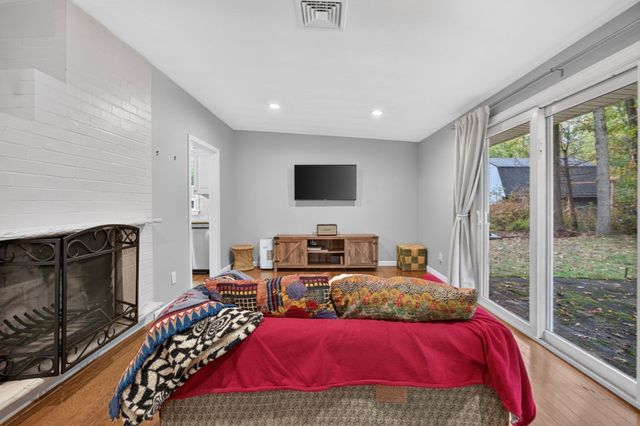 24 Raleigh Road, Framingham, MA 01701