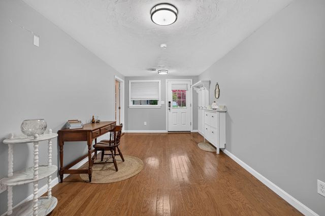 24 Raleigh Road, Framingham, MA 01701