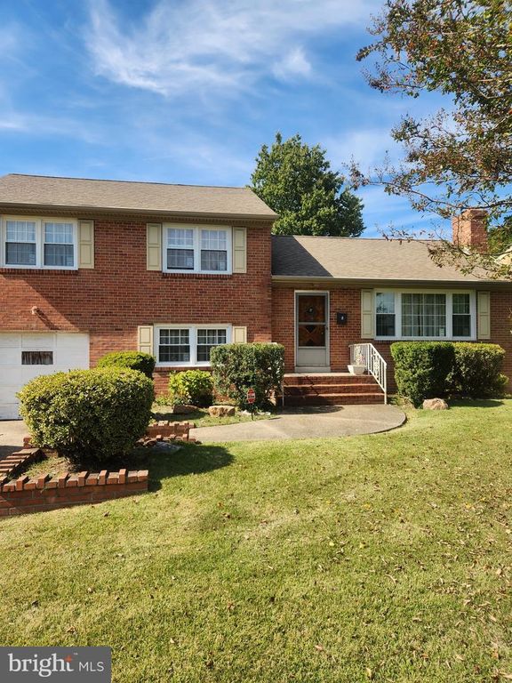5 SMALLWOOD LN, New Castle, DE 19720