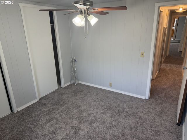 13045 Se STARK St, Portland, OR 97233