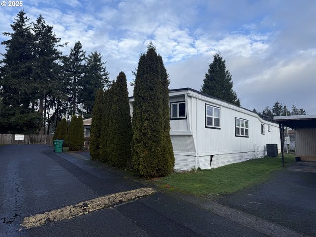 13045 Se STARK St, Portland, OR 97233