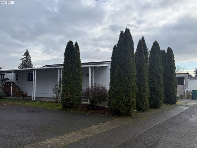 13045 Se STARK St, Portland, OR 97233