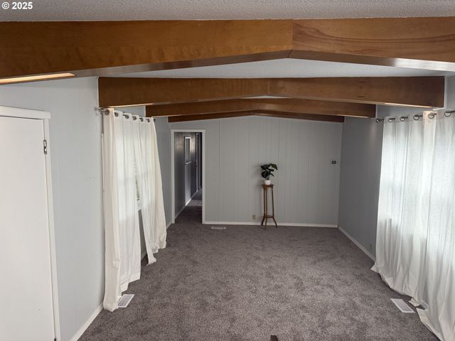 13045 Se STARK St, Portland, OR 97233