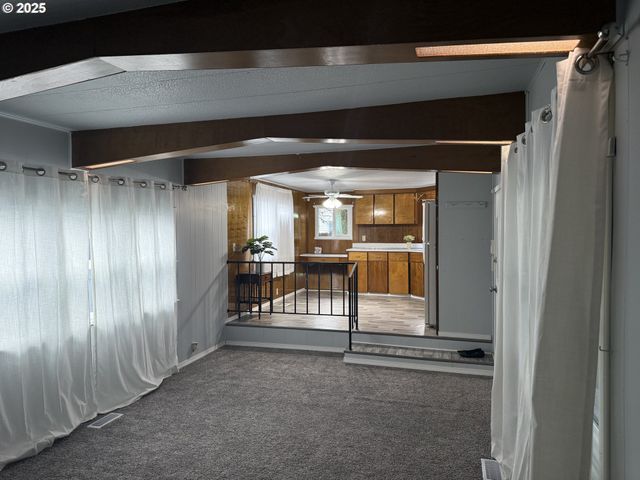 13045 Se STARK St, Portland, OR 97233