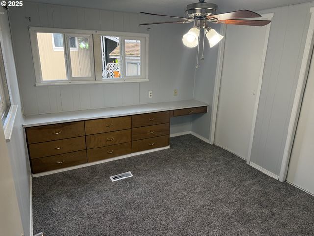 13045 Se STARK St, Portland, OR 97233