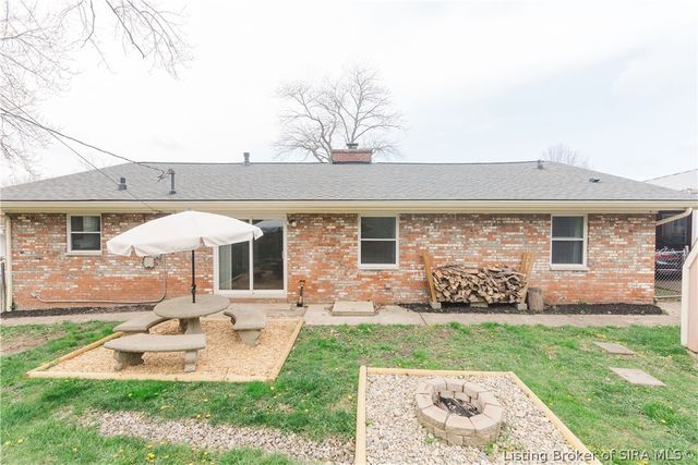 2420 Stover Drive, New Albany, IN 47150