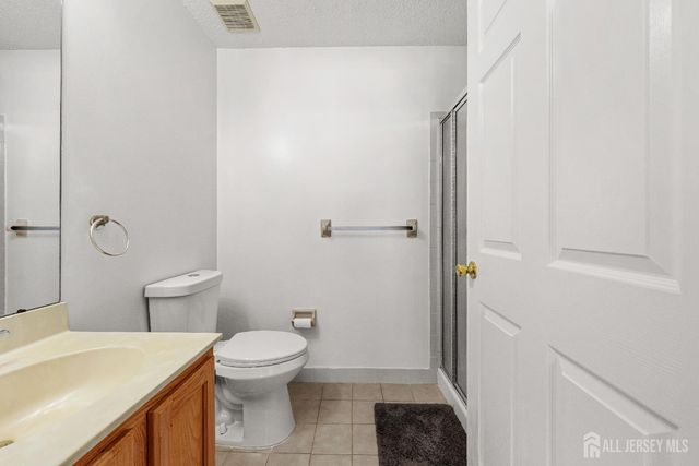 108 Prestwick Way, Edison, NJ 08820