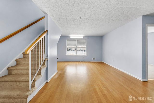 108 Prestwick Way, Edison, NJ 08820