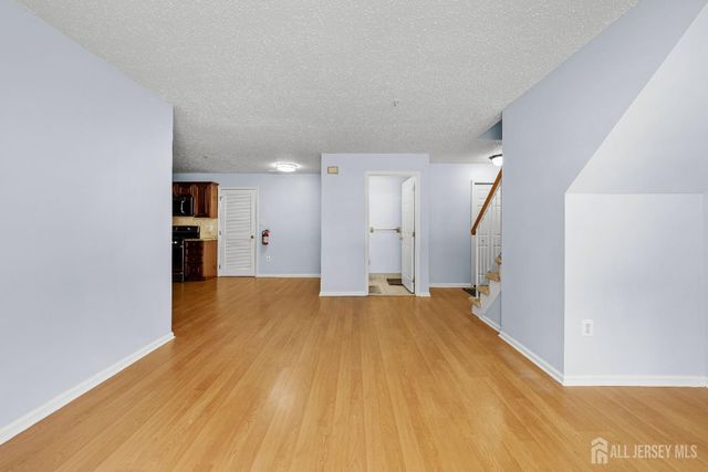 108 Prestwick Way, Edison, NJ 08820