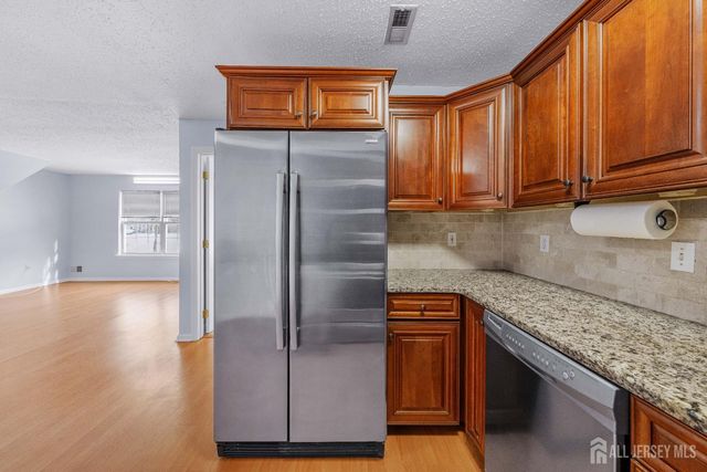 108 Prestwick Way, Edison, NJ 08820