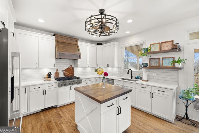 1744 Trilogy Park Drive, Hoschton, GA 30548