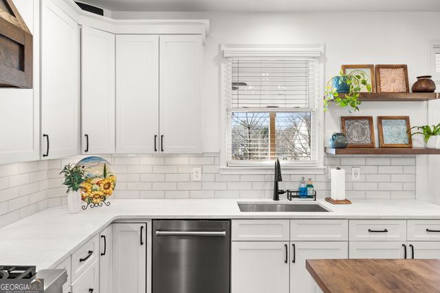 1744 Trilogy Park Drive, Hoschton, GA 30548