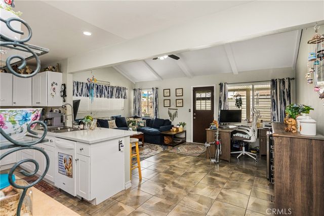 915 E La Veta Avenue, Orange, CA 92866