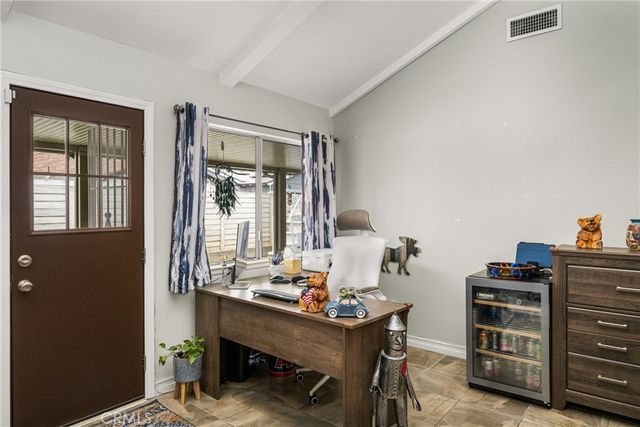 915 E La Veta Avenue, Orange, CA 92866