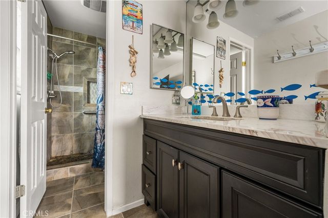 915 E La Veta Avenue, Orange, CA 92866