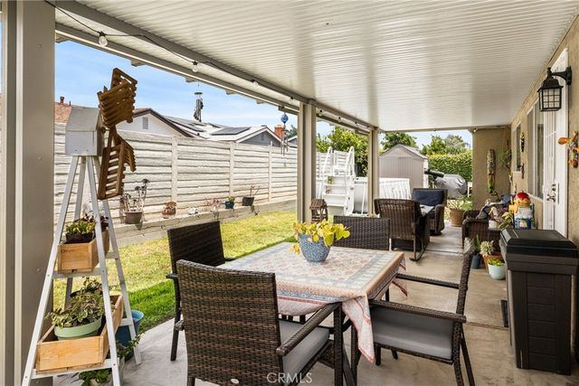 915 E La Veta Avenue, Orange, CA 92866