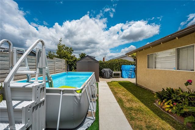 915 E La Veta Avenue, Orange, CA 92866