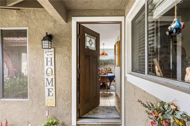 915 E La Veta Avenue, Orange, CA 92866