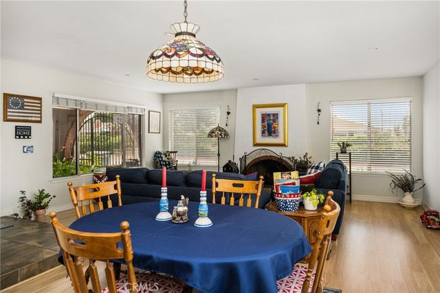 915 E La Veta Avenue, Orange, CA 92866
