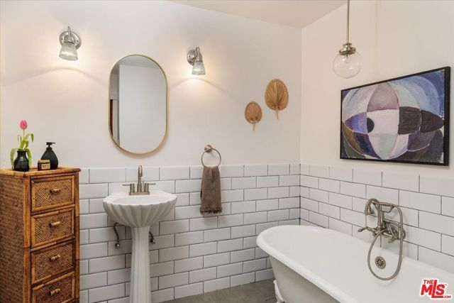 1349 N Avenue 46, Los Angeles, CA 90041